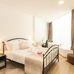 Via Domus 4*