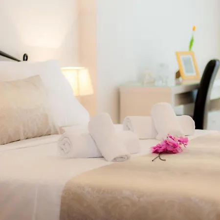 Πανσιόν Via Domus 4*