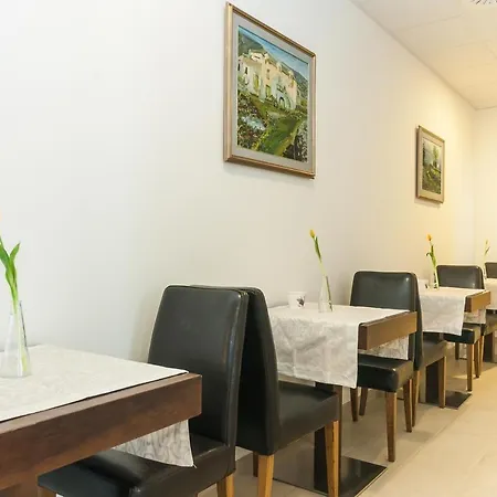 Via Domus 4*